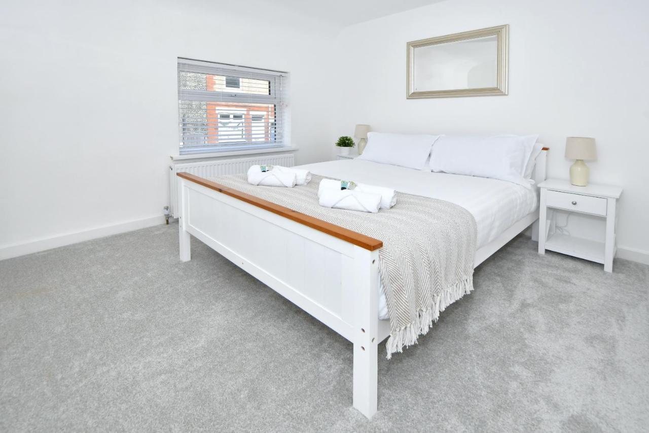 Fen House, Stunning One Bed House, Perfect For A Couple Or Business Professional Visiting Staffordshire! Holiday home *