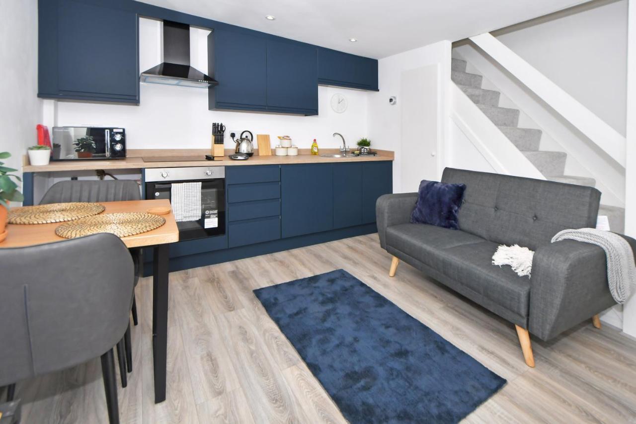 Fen House, Stunning One Bed House, Perfect For A Couple Or Business Professional Visiting Staffordshire! Holiday home *